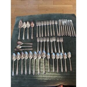 Vintage William Rogers Flatware Set of 45‎